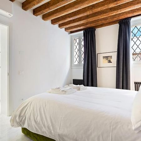 Dimora San Lorenzo Luxury Apartment Venesia Bagian luar foto